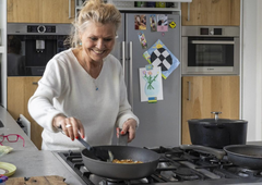 Poznate pravilo 5 sekund? Če ne, bi ga morali: nanaša se na hrano, za njim pa stoji znanstvena razlaga (ki razbija mite)