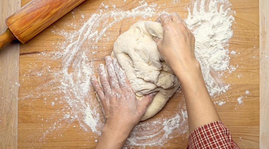 Mehko in okusno: preprost trik za popolno testo kot iz neapeljskih picerij (recept) (foto: Profimedia)
