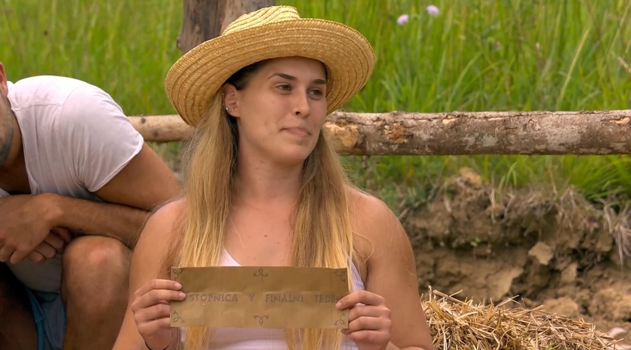 Tjaša pokazala vstopnico za v finale, Tamara razočaranja ni mogla skriti (foto: Voyo/posnetek zaslona)