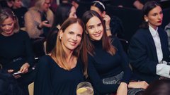 Pokukajte v dogajanje najbolj glamuroznega dogodka leta: razkrivamo fotografije slovenske smetane na (za javnost zaprti) zabavi