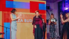 Pokukajte v dogajanje najbolj glamuroznega dogodka leta: razkrivamo fotografije slovenske smetane na (za javnost zaprti) zabavi