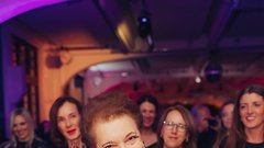 Pokukajte v dogajanje najbolj glamuroznega dogodka leta: razkrivamo fotografije slovenske smetane na (za javnost zaprti) zabavi