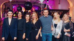 Pokukajte v dogajanje najbolj glamuroznega dogodka leta: razkrivamo fotografije slovenske smetane na (za javnost zaprti) zabavi