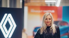Pokukajte v dogajanje najbolj glamuroznega dogodka leta: razkrivamo fotografije slovenske smetane na (za javnost zaprti) zabavi
