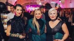 Pokukajte v dogajanje najbolj glamuroznega dogodka leta: razkrivamo fotografije slovenske smetane na (za javnost zaprti) zabavi
