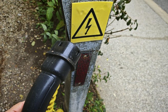 polnilec, ev, znak za elektriko