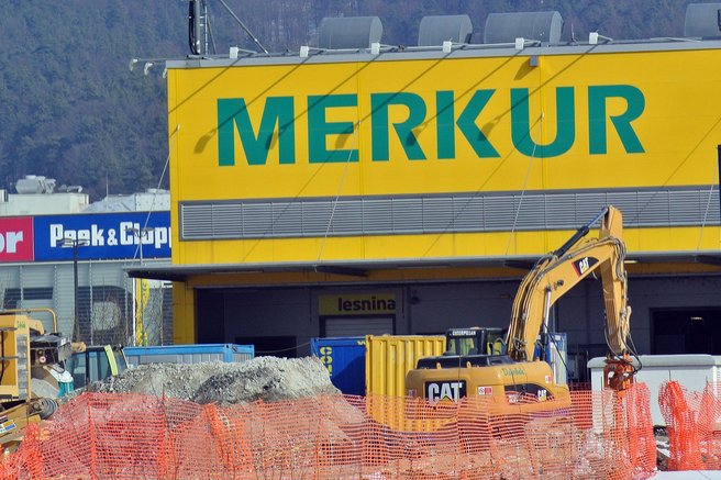 Če ste kupili ta kuhinjski pripomoček, ga takoj nehajte uporabljati, saj je strupen