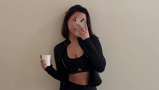 Vsako jutro ob 8. uri popijte ta napitek: telo vam bo hvaležno, odvečna maščoba pa se bo topila