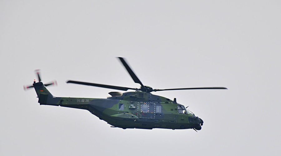 Nevarna igra v zraku nad Baltskim morjem: ruska ladja streljala na nemški helikopter (foto: Profimedia)