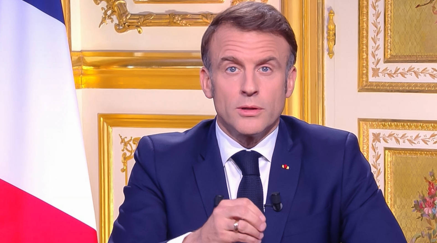 Kaj bo po padcu francoske vlade storil predsednik Macron? Zatrdil je, da bo ... (foto: Profimedia)