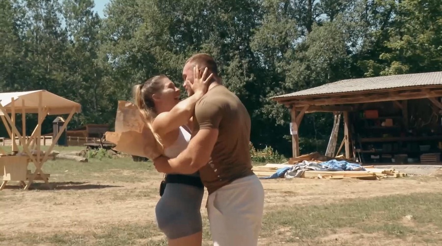 Tjaša in njen zaročenec Marsel imata prav posebno vez, ki je ni mogoče izbrisati (foto: Voyo/posnetek zaslona)