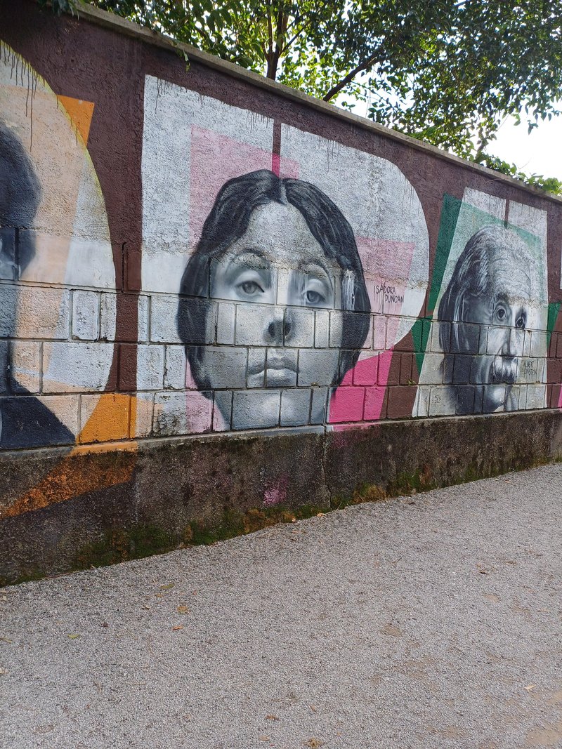 Grafit slavne plesalke Isadore Duncan, ki je tako kot številni drugi umetniki rada bivala v Opatiji.