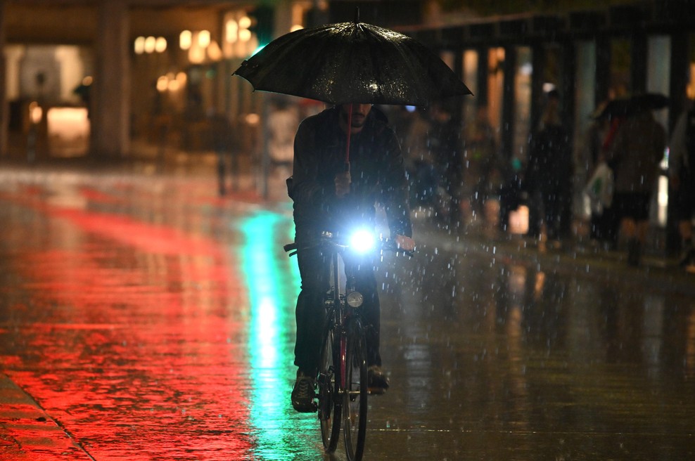 Turobno vreme nas ne izpusti, oblačnost se bo nadaljevala, ponekod pa tudi rahle ... (foto: BOBO/Žiga Živulović jr.)