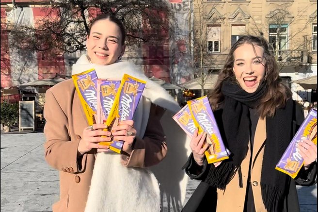 TikTok VIDEO: Mimoidoče smo vprašale, kaj njim pomeni praznični čas, in jih nagradile s ČOKOLADO Milka! Le kaj so nam povedali in kako zelo smo jih osrečile? 🤩