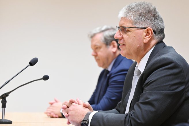 minister poklukar policija
