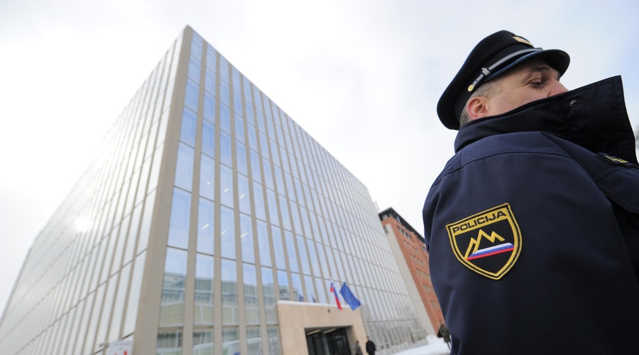 Slovenskemu zdravniku grozi do 10 let za zapahi: zlorabil položaj za preprodajo zdravil in prepovedanih drog (foto: BOBO/BOR SLANA)