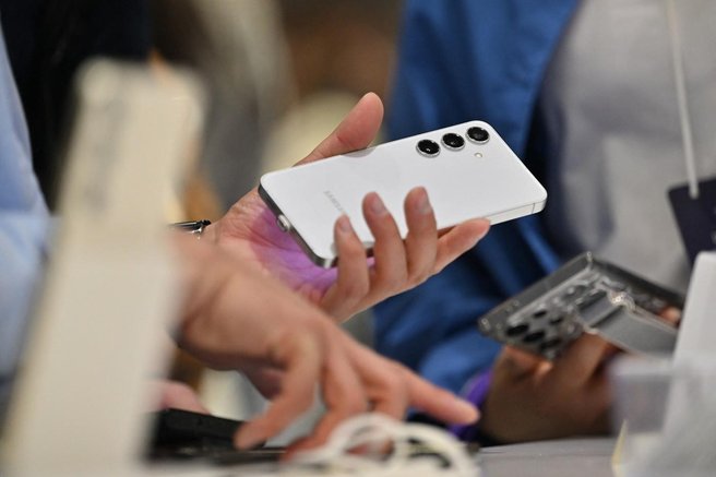 Skrivnostno izbrisana objava – je Samsung nehote razkril datum prihoda novih telefonov Galaxy S25?