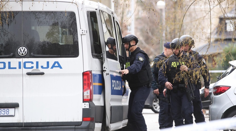 Policija razkrila, kaj čaka osumljenca, ki je na osnovni šoli v Zagrebu ubil otroka (foto: Zeljko Lukunic/Pixsell/Bobo)