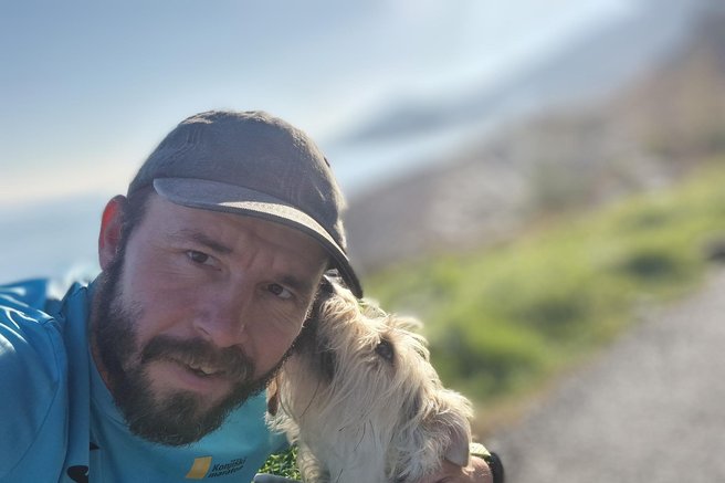živali Oliver Tič Carlitos peš okrog sveta prazniki Božič
