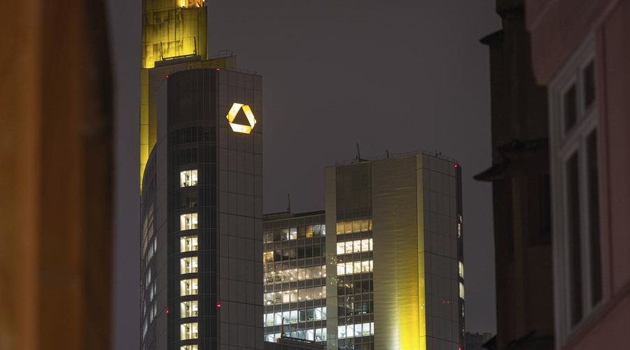 Ena največjih bank v državi namerava ukiniti 3900 delovnih mest (foto: Profimedia)