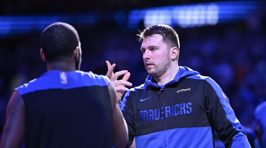 Dončić še pred polčasom odšepal s parketa (foto: Profimedia)