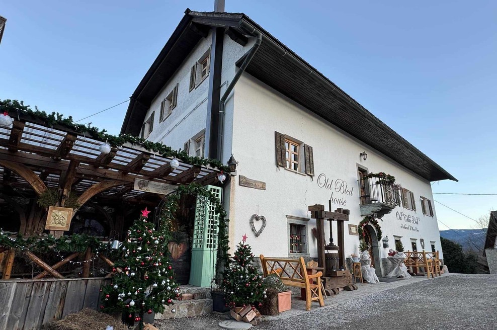 To pa je šok! Med turisti najbolj priljubljena blejska gostilna zapira vrata. Vendar ... (foto: Samo Šmarčan)