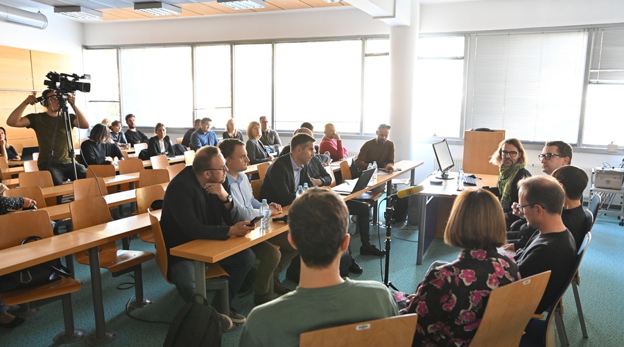 Vlada potrdila nov zakon o medijih: celovita prenova po več kot dveh desetletjih (foto: BOBO/Žiga Živulović jr.)