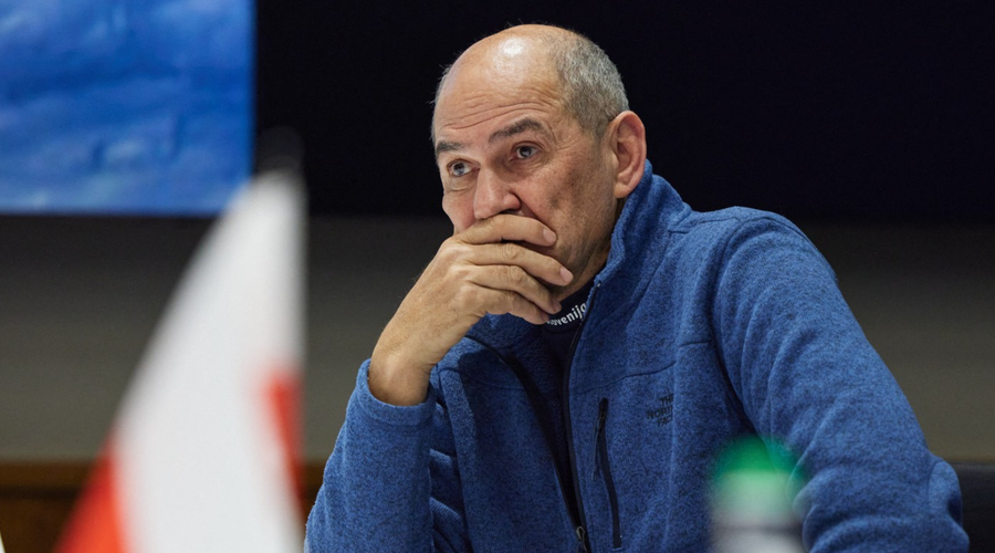 Prvak SDS Janez Janša se slavnostnega dogodka ob prisegi Donalda Trumpa ne bo udeležil, saj ima njegova žena Urška resno okužbo oči. (foto: Profimedia)