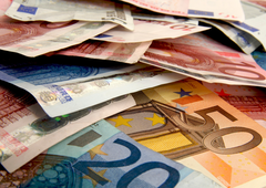 Slovenija se bo kot ena prvih evropskih držav v novem letu dodatno zadolžila za 30 let