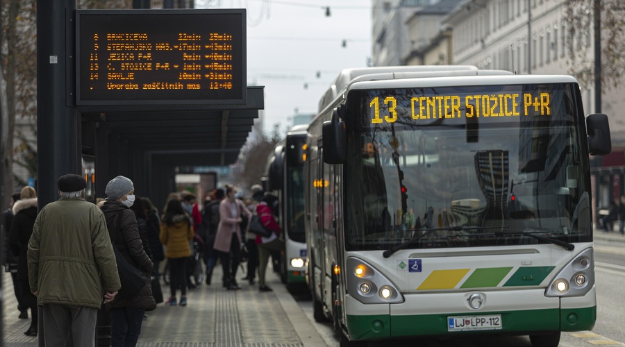 Znano je, ali bi lahko Ljubljančani v prihodnosti dobili še več avtobusnih linij, ki bodo povezovale dele mesta brez vožnje skozi center (foto: Profimedia)