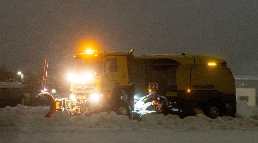 ZDA v primežu zimskega neurja: odpovedanih okoli 2200 poletov, zaprte tudi šole in ceste (foto: Profimedia)