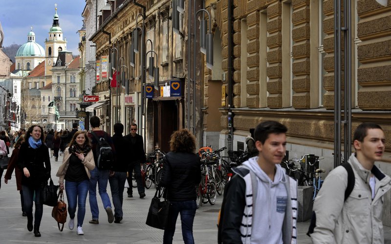V Ljubljani na nič hudega sluteče žrtve prežijo žeparji: policija stopila na prste trem Hrvaticam
