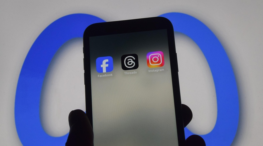 Ostri odzivi na napoved Facebooka o ukinjanju preverjanja dejstev: so bili tisti, ki preverjajo dejstva, res pristranski? (foto: Profimedia)