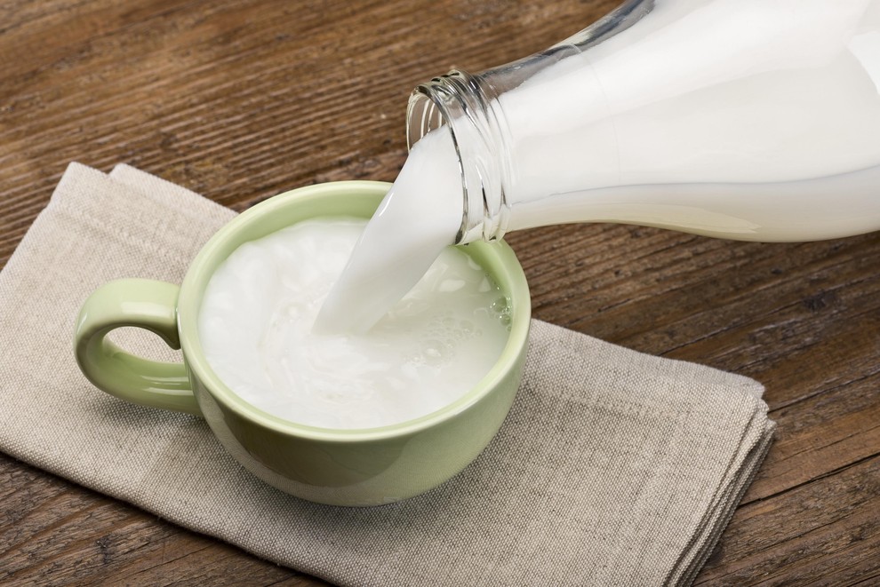 NEPASTERIZIRANI MLEČNI IZDELKI Nepasterizirano mleko (pravimo mu tudi "surovo mleko"), je na vrhu seznama živil, ki se jim inšpektorji izogibajo. …