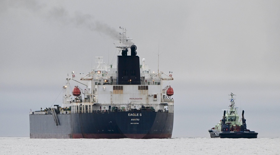 Je tanker, ki je na božič poškodoval električni kabel med Finsko in Estonijo, pod ruskim vplivom? (foto: Profimedia)
