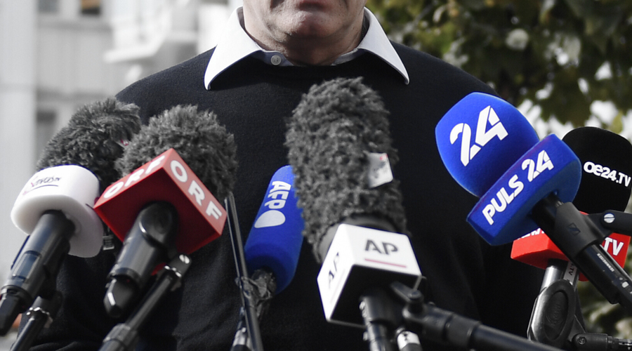 Viden politik napovedal umik s političnega vrha: odpovedal se bo tudi poslanskemu sedežu (foto: Profimedia)