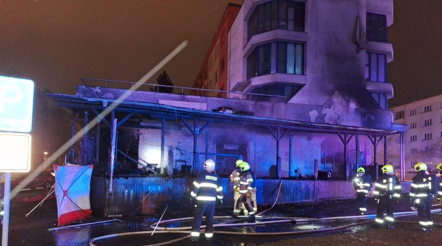 Eksplozija v gostišču: umrlo najmanj šest ljudi (foto: Twitter/vani_mehrotra)