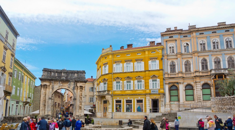 Prebivalec Pulja posnel vse bolj pogostega mestnega obiskovalca (ljudje v strahu) (foto: Profimedia)