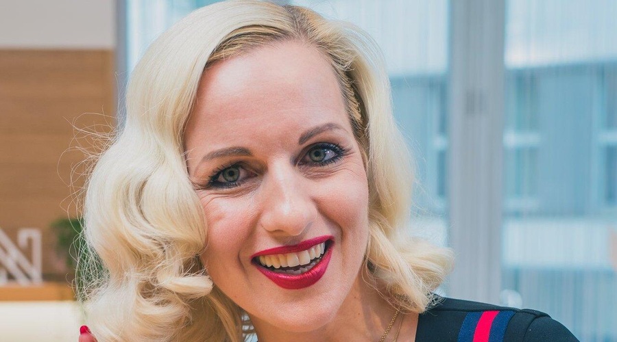 Po poskusu ropa Nika Urbas sprejela drastičen ukrep: v njenem domu na tatove zdaj preži ... (FOTO) (foto: Facebook/Nika Urbas)