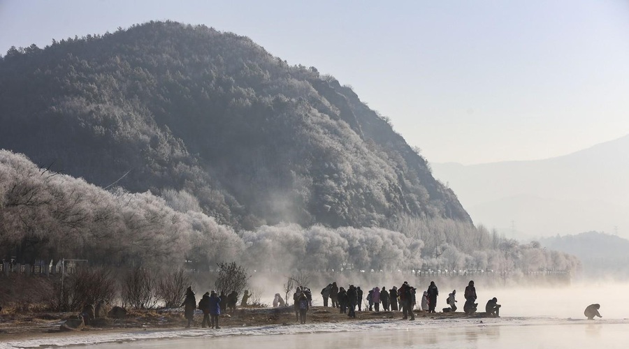 Vremenska napoved za prihodnje dni: mrzlo bo v spremljavi sončnih žarkov, izdano tudi opozorilo za burjo (foto: Profimedia)