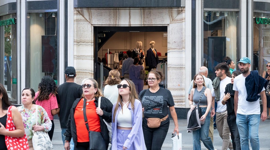 Znana trgovska veriga delavcem tiho deli odpovedi (foto: Profimedia)