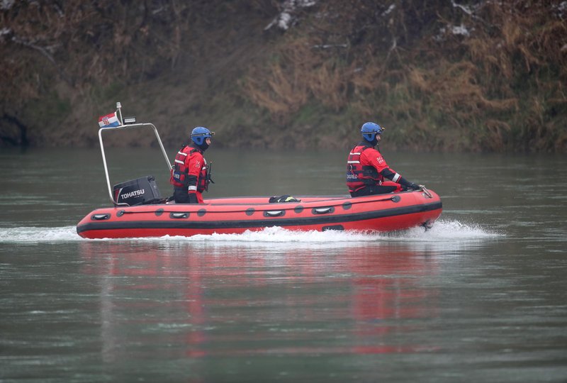 Nočna grozljivka na Savi: več deset ljudi ujetih v smrtonosni pasti