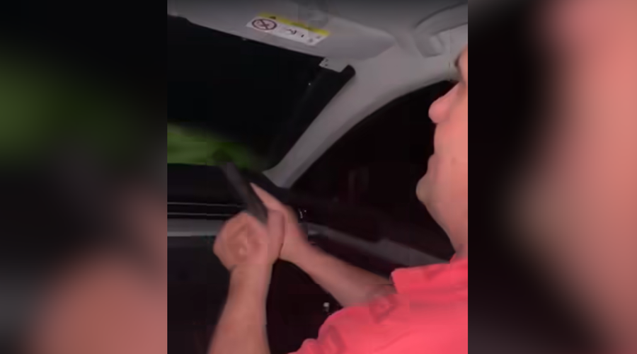 Po incidentu s pištolo v javnosti završalo: minister, ki je streljal iz avtomobila, pod pritiski odstopil (foto: Jutarnji list/posnetek zaslona)