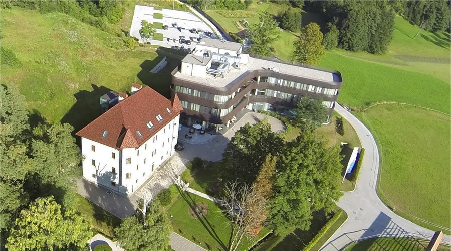 Medicinsko-hotelski kompleks na Gorenjskem bo z novim lastnikom ponovno zaživel (foto: Facebook/Lambergh Chateau & Hotel)