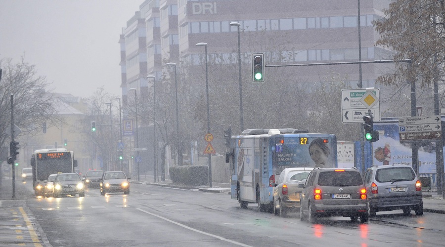 Na obzorju padavine: Arso svari pred veliko nevarnostjo (foto: Žiga Živulović jr. /BOBO)
