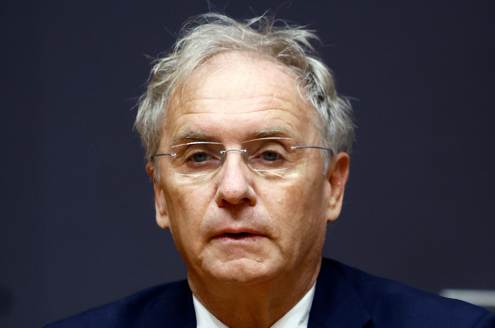 Hišna preiskava pri Alešu Hojsu: dogajanje je komentiral tudi Janez Janša (foto: Borut Živulović/Bobo)