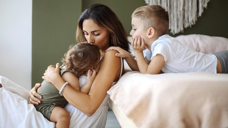 Študija je dokazala, da imajo starši enega od otrok vendarle najraje