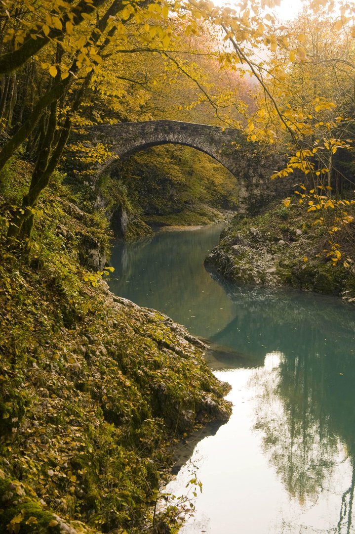 Zelena Reka Slovenski most, za katerega pravijo, da ima zdravilno moč - Metropolitan.si
