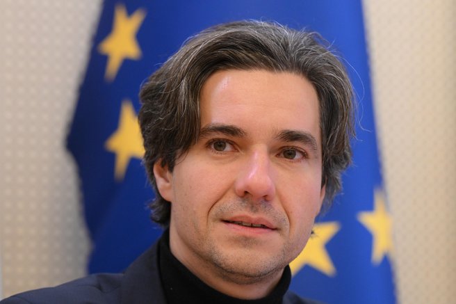 luka mesec