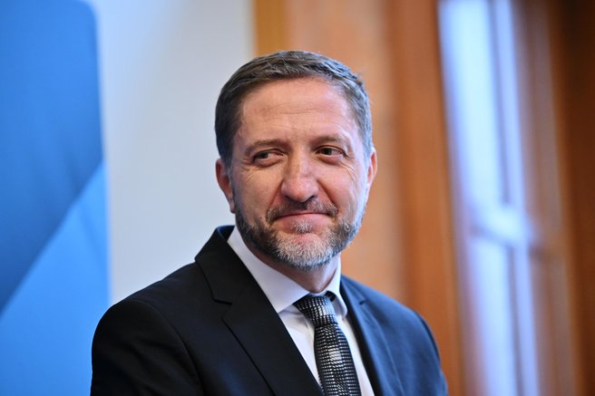 vlada politika